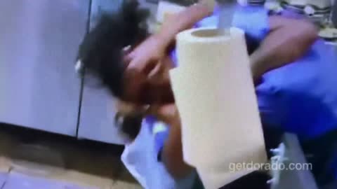 2 Ugly Wafflehouse 🥞 Bitches Fight Each other while Customers Wait their order