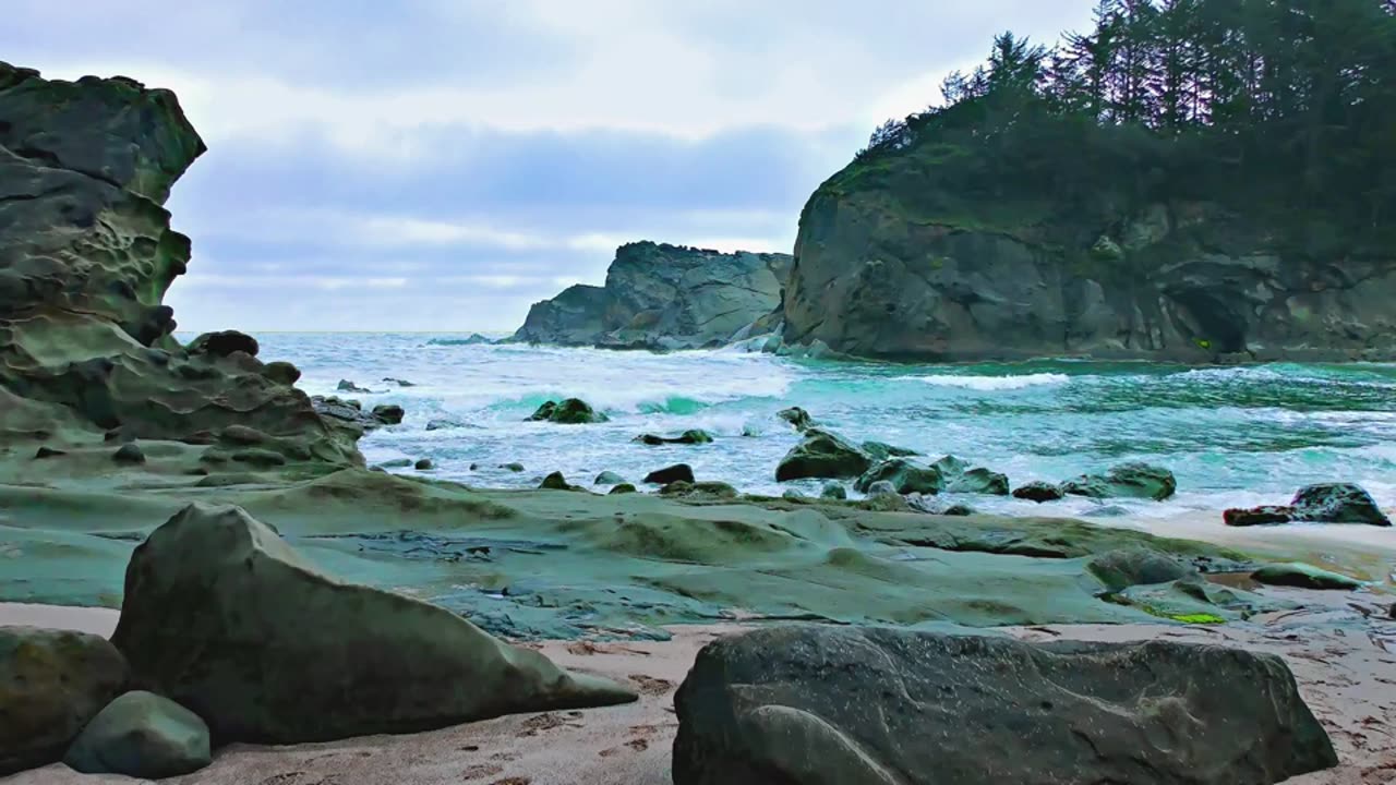 Ocean waves rocks