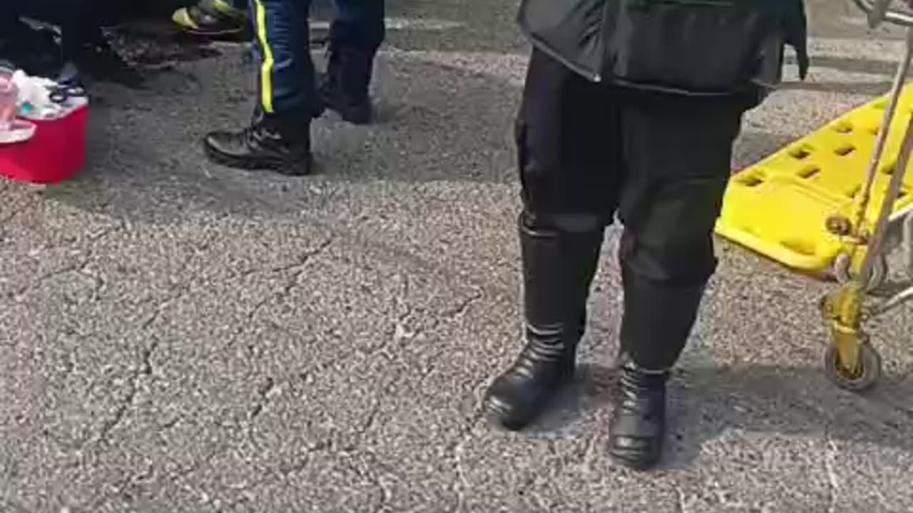 Video: Motociclista chocó contra un camión en Girón