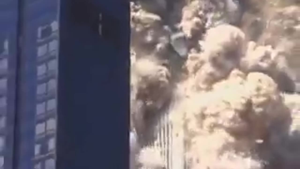 911 ビル崩壊。
