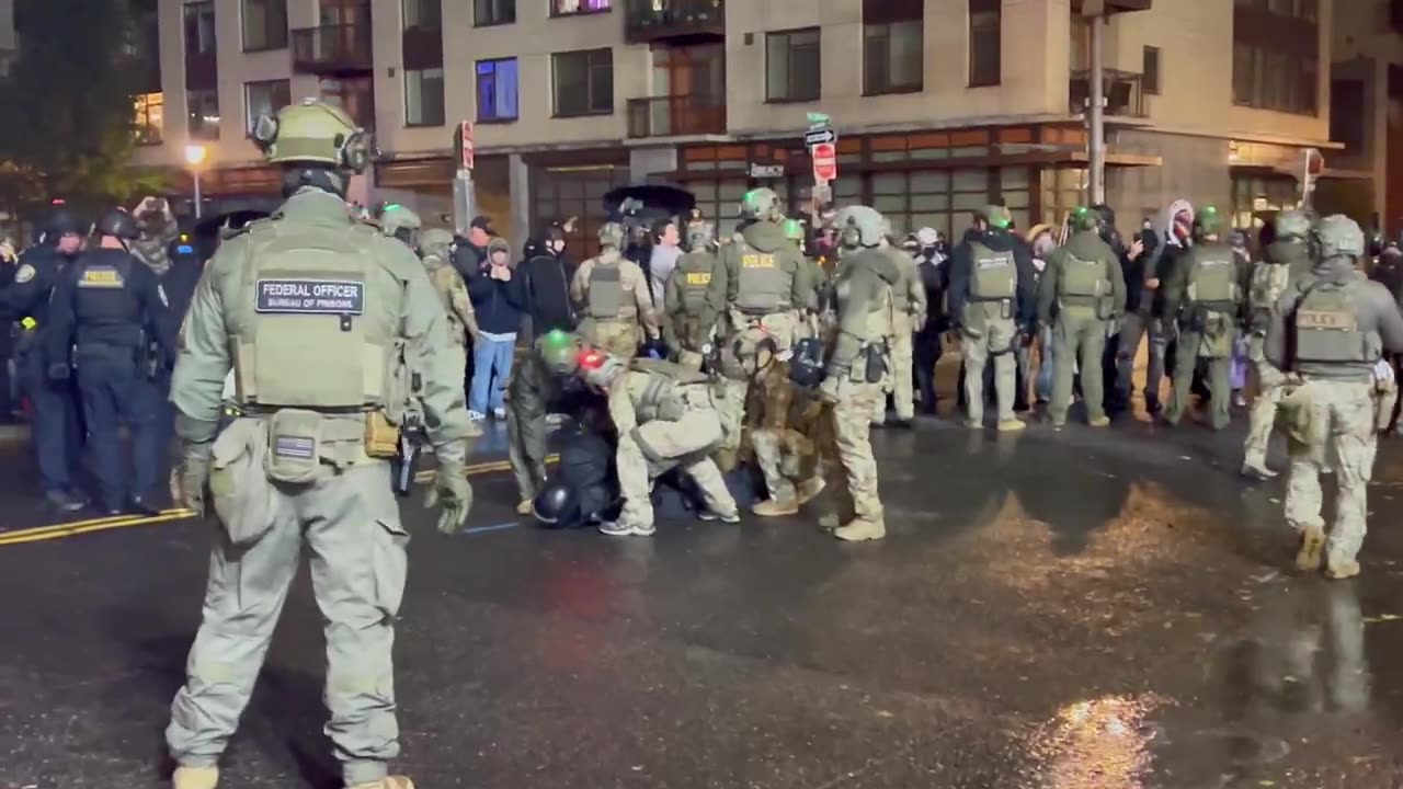 NEW: Federal Police Arrest several Antifa Militants Last Night at ICE Portland Facility