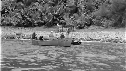 ACTIVITY IN SEINE BA... - ACTIVITY IN SEINE BAY, NEAR ST. MARCOUX; LANDING CRAFT MOVE - 428-npc-2127