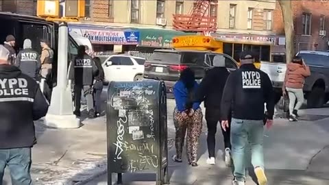 VENEZOLANOS MIEMBROS DEL TREN DE ARAGUA OPERABAN EN EDIFICIO DE E TREMONT AV. UUEE.