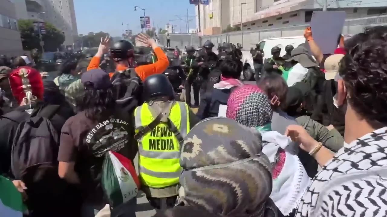 The Rayne Riot Edit
