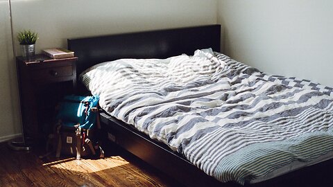Bedtime? Study tracks when Americans fall asleep