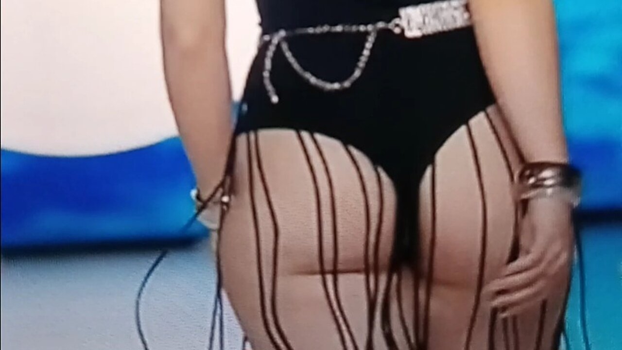 Stunning cowgirl outfit modeling