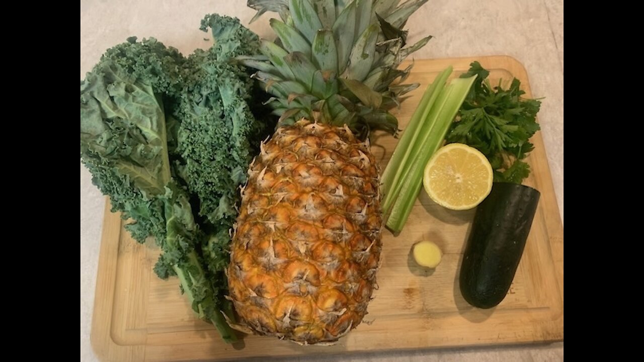 Juicing a Delicious Pineapple Kale Recipe