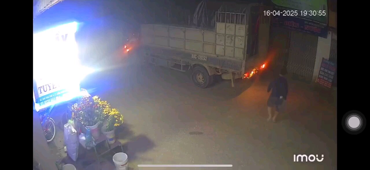 A man was hit from behind by a car! 😱