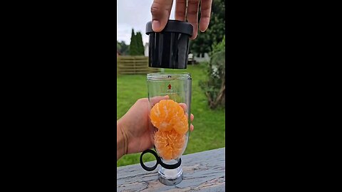 Rechargeable Mini Juicer Blender – Fresh Juice Anywhere!