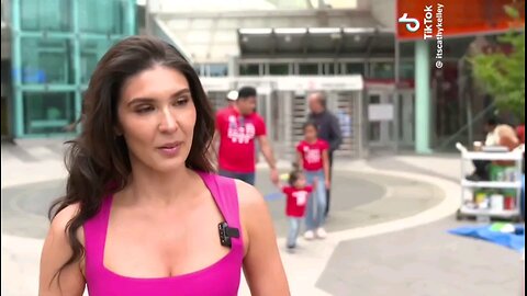Cathy Kelley Looks So Hot and Sexy as Hell as She Interview Chelsea Green on the CNN Tower