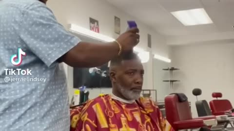 BARBER LIP PRANK/BARBER PRANKS TIKTOK COMPILATION