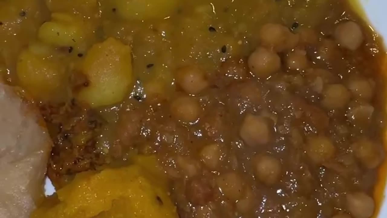 Halwa Puri with Channay | Traditional Desi Breakfast Feast!