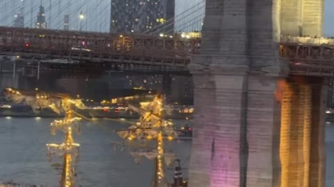 Ship Mast Collides With Brooklyn Bridge