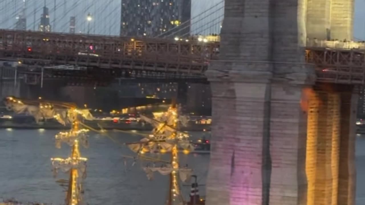 Ship Mast Collides With Brooklyn Bridge