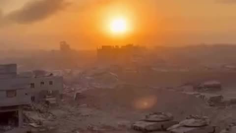 A video showing the presence of Israeli occupation vehicles in Al-Zeitoun neighborhood