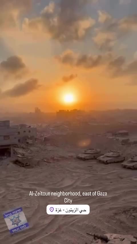 A video showing the presence of Israeli occupation vehicles in Al-Zeitoun neighborhood