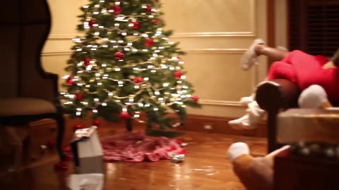 Ariana Grande - Santa Tell Me (Official Video)