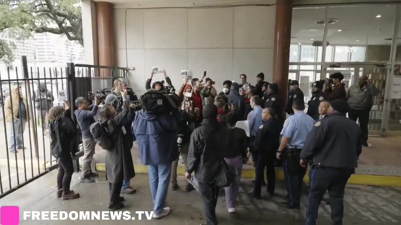 Anti-ICE activist getting dragged out of City Council meeting in New Orleans