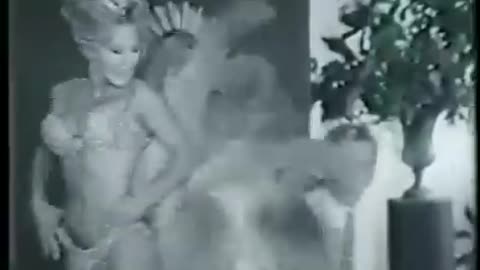 3 Plumas - Es el Despiplume - Vieja publicidad con Nélida Lobato