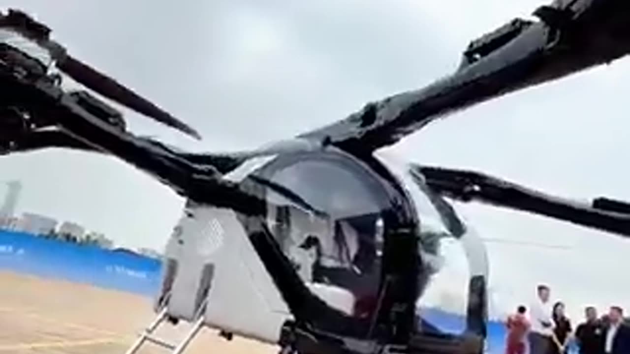 Hate traffic jams? The Chinese🇨🇳 invented a flying-EV..