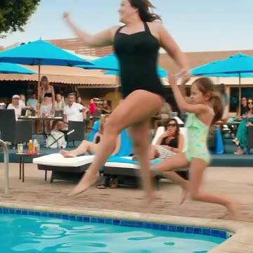 She helped her daughter overcome her fear of water.