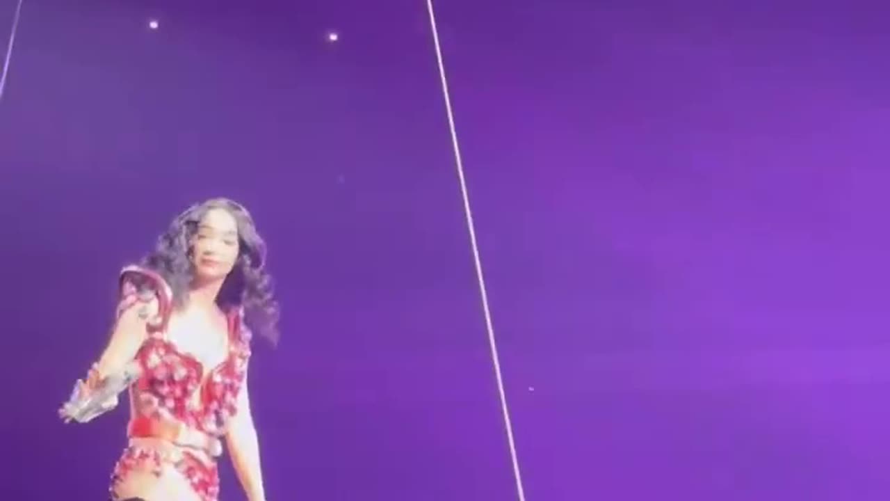 Katy Perry Experiences Close Call During San Francisco Concert Due to Technical Failure
