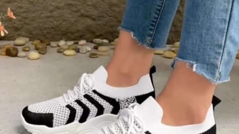 Ladies' Sports Shoes
