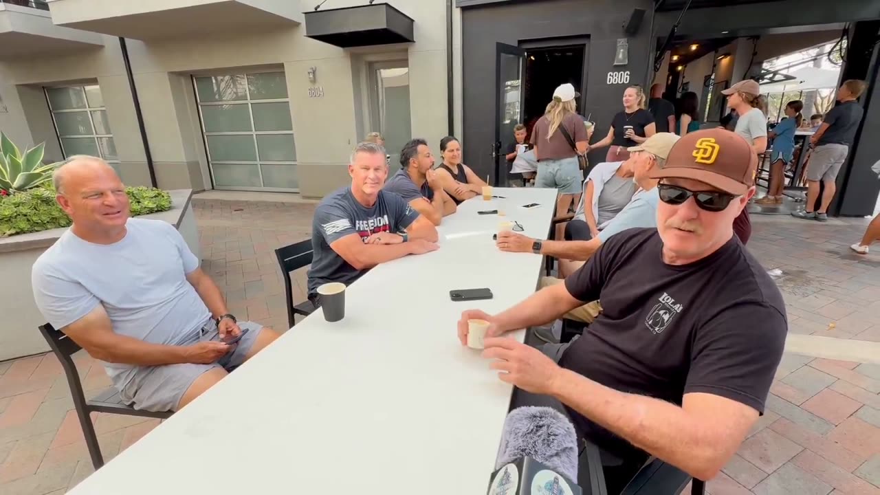 Beautiful! Tonz of people turned out to support Invita Cafe in San Diego...