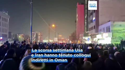 NOTIZIE DAL MONDO Gli Stati Uniti spostano la portaerei più grande al mondo dal Venezuela all'Iran.La concentrazione di forze navali nel Golfo Persico lascia poco spazio alle interpretazioni. Washington sta tenendo aperte le opzioni militari