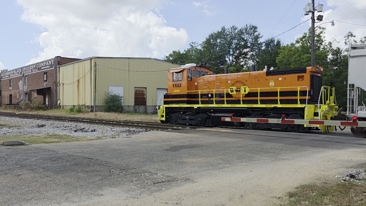 Conecuh Valley RR Pulls Cars Left by CSX