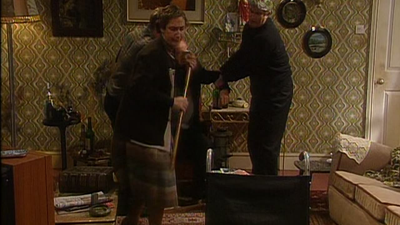 Father Ted - S01E01 - Good Luck, Father Ted