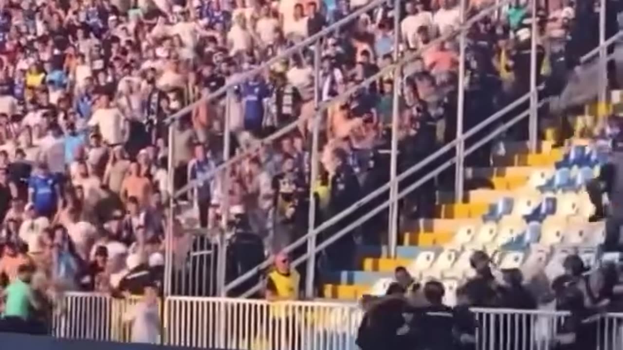 Polish hooligans insult Kosovo, are attacked in Novi Pazar