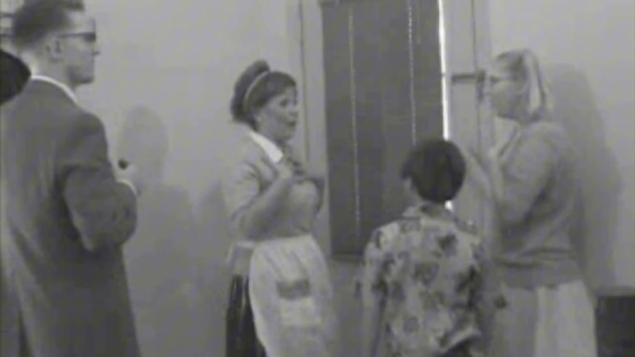 What would you do if strangers knocked on your door?