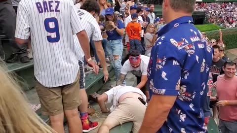 Drunk guy knocked out cold (1)