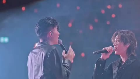 Love song | pond phuwin live | thai music | pondphuwin