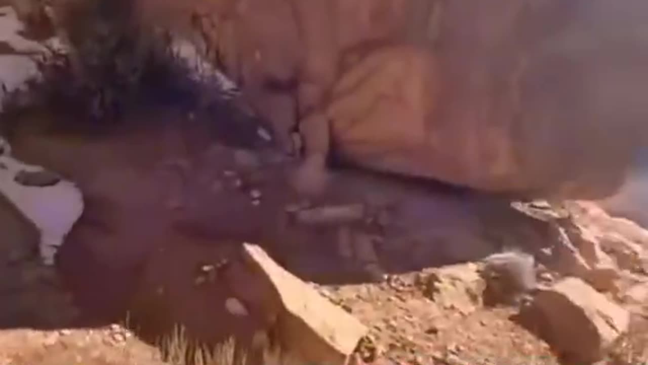 Giant cubes in the desert