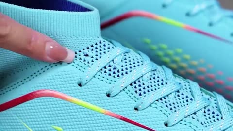 Unleash Speed ​​& Precision – Pro Football Cleats