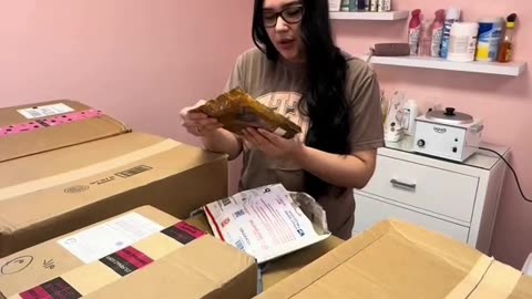 Unboxing Sexy Smooth Golden Allure Hard Wax | @fuzzybabesbeauty1