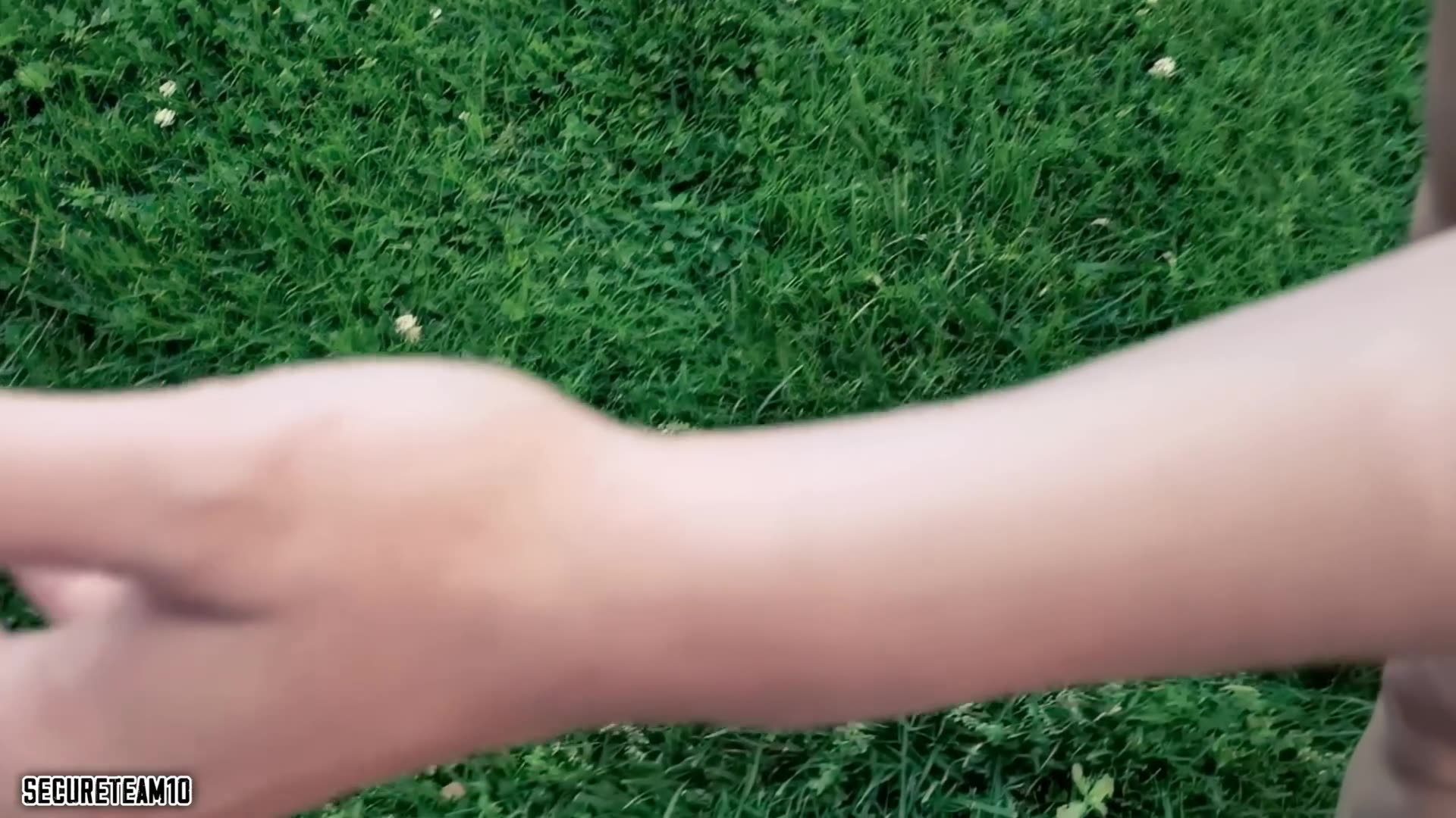 IF YOU FIND THIS STRANGE MARK ON YOUR SKIN... 🏃♂️ run!