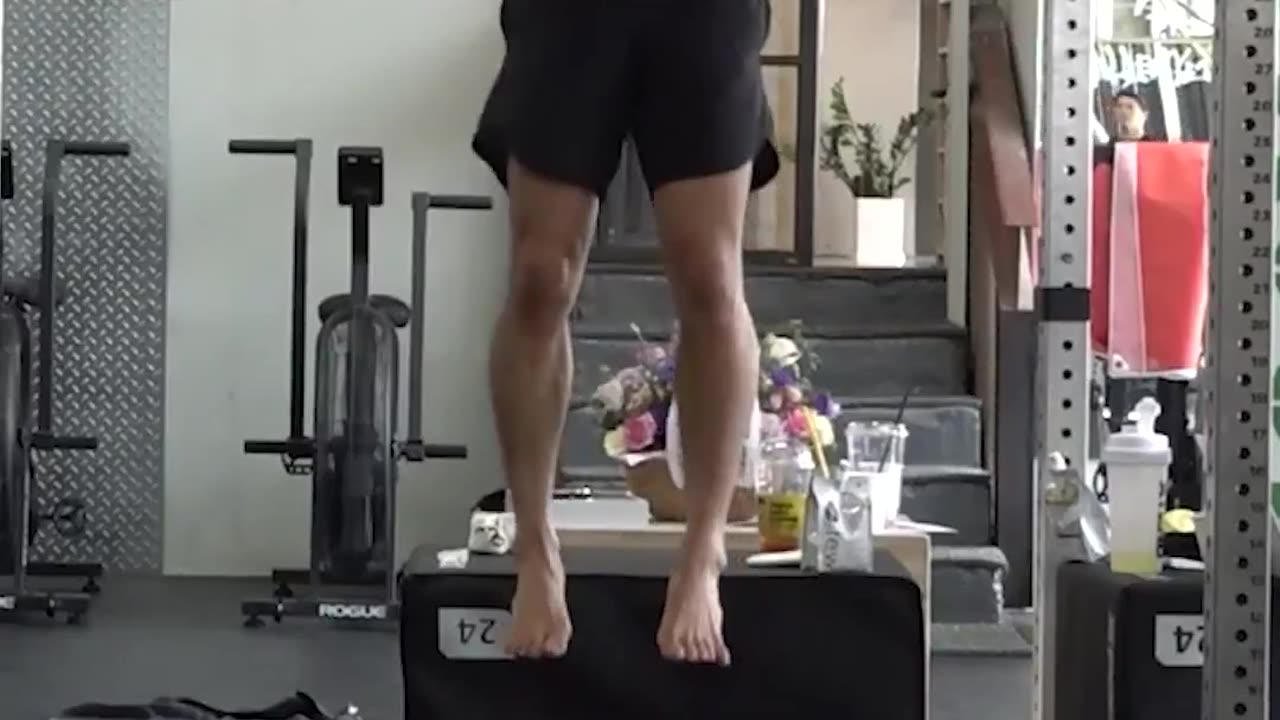 Oh Yohan from South Korea broke the pull up record for most pull ups