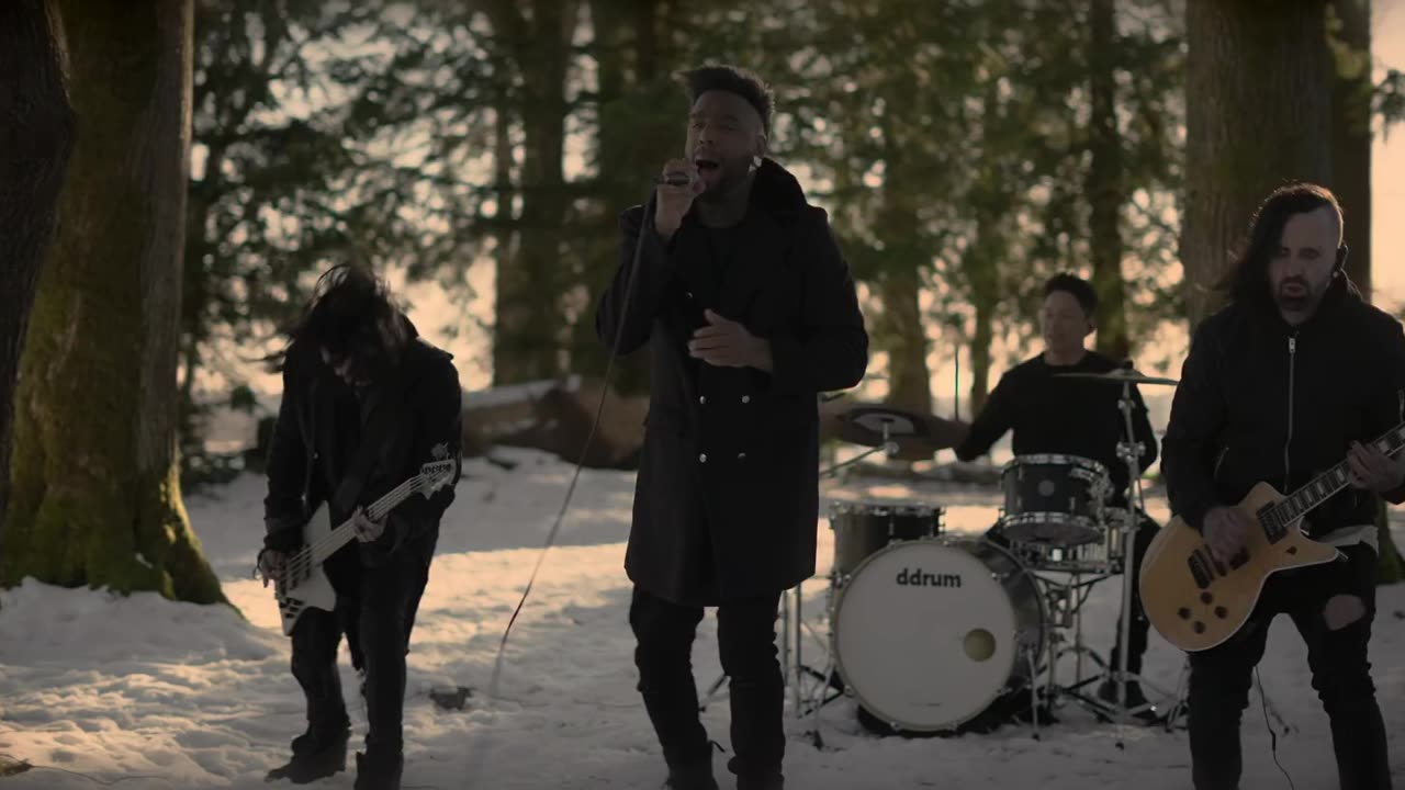 THE VEER UNION - Caught In The Crossfire (OFFICIAL VIDEO)