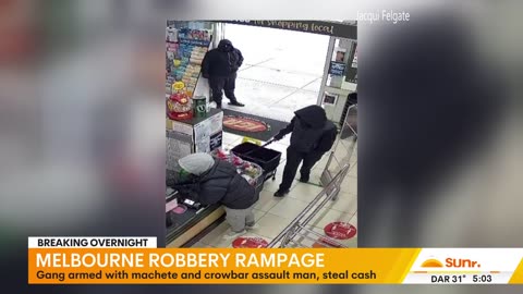 [African]Gang armed with machete and crowbar assault man ...