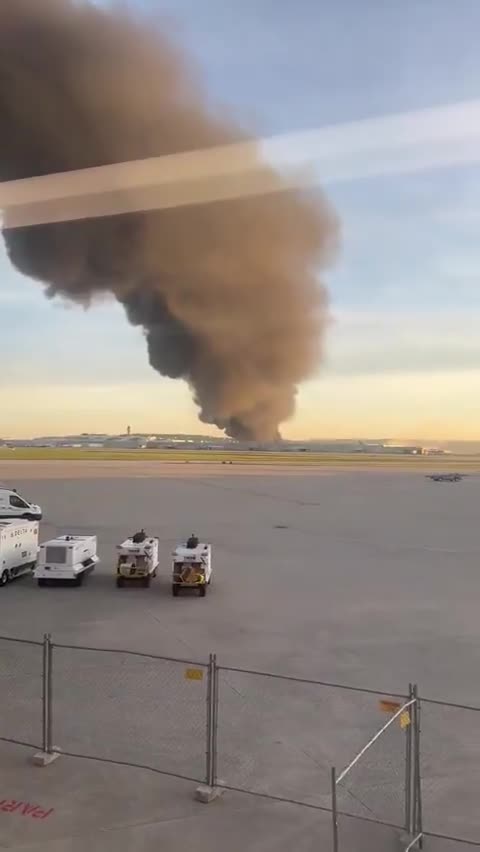 Explosion and fire after cargo plane Crash International Airport in Louisville, Kentucky