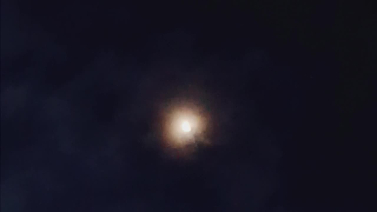 The Moon Over Morningside Auckland 🌗🌚🌜