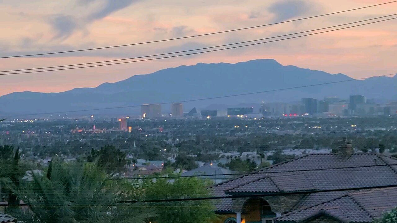 Did you see tonight's Las Vegas sunset? Check this out! 04.24.2025 #follow #lasvegas #travel #gaming
