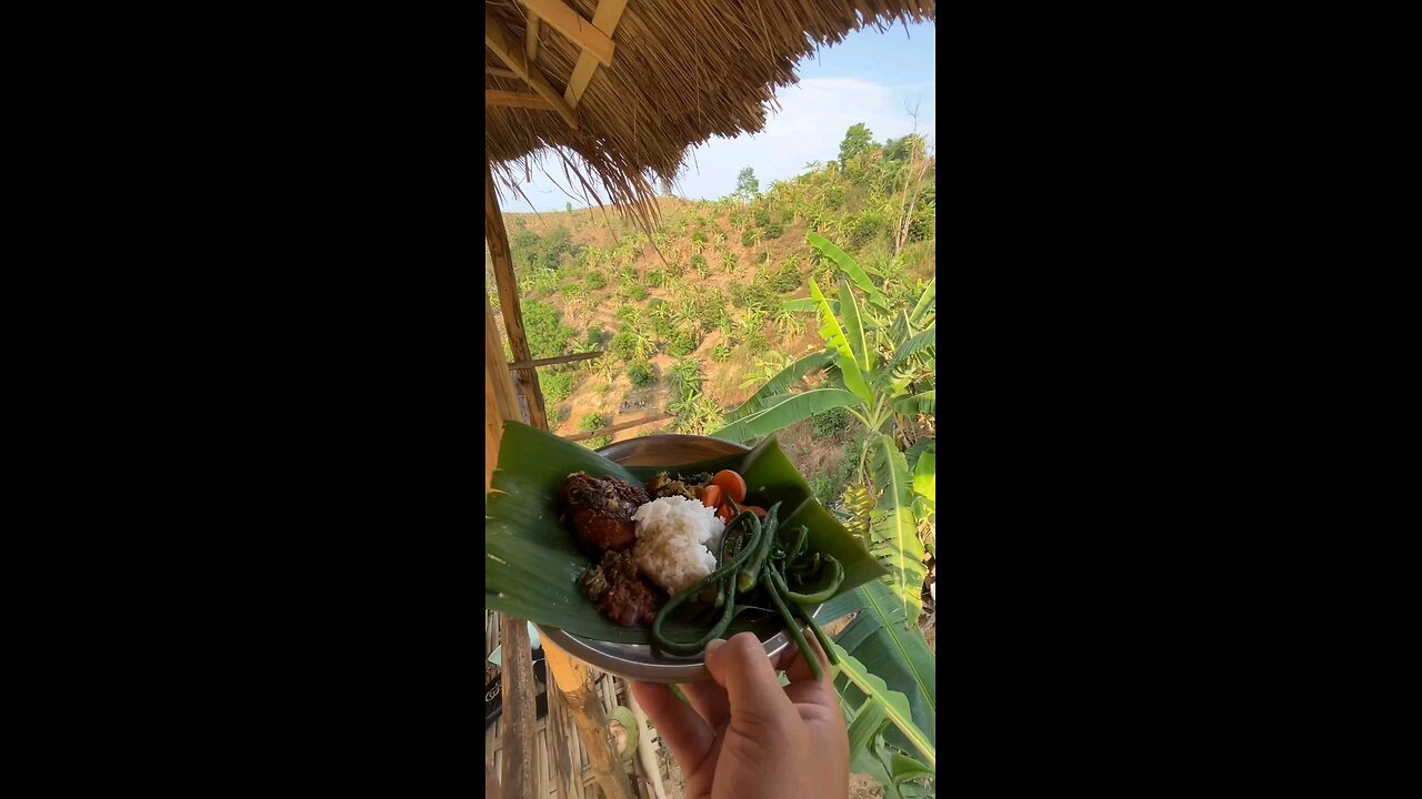 Eat delicious food in hill.