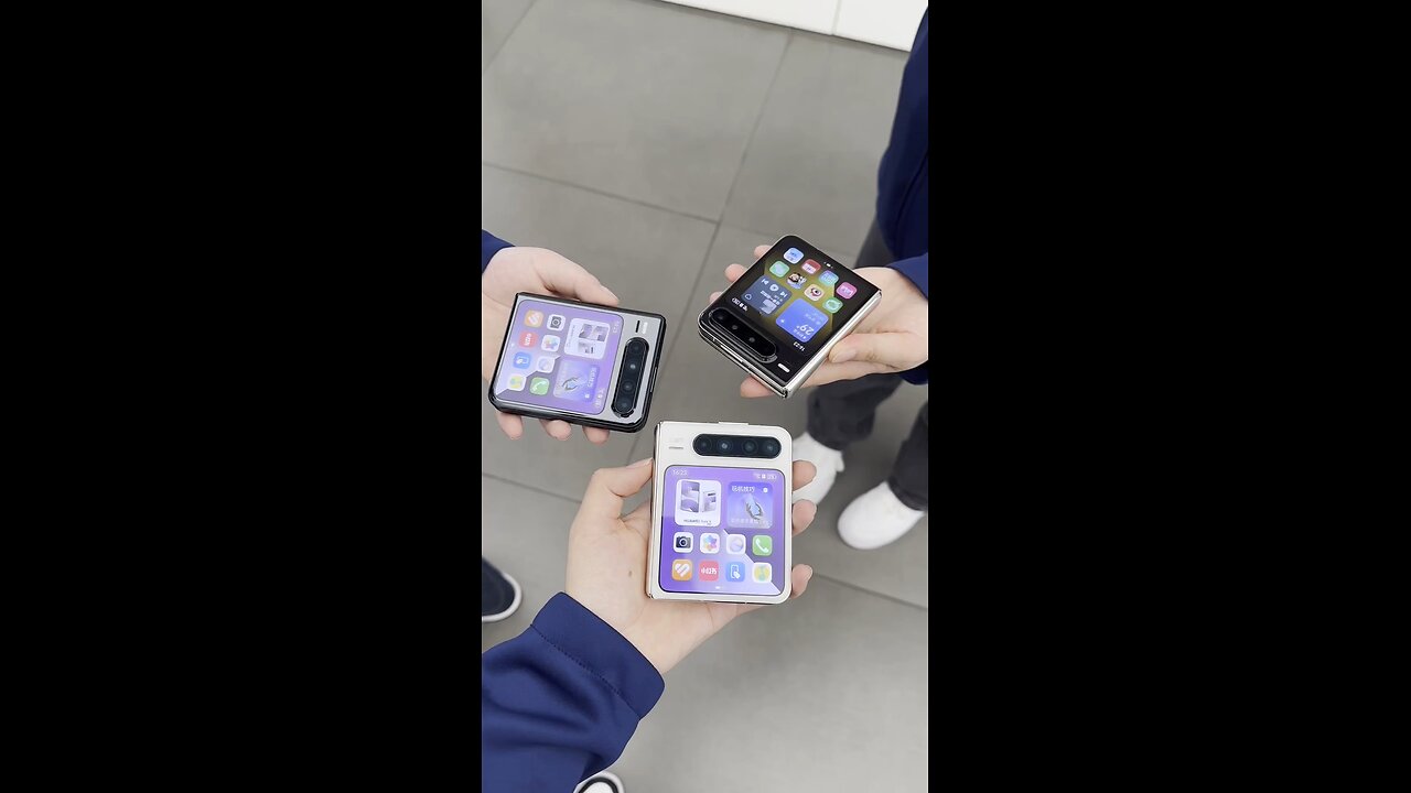 Huawei pura x mobile first look and handling