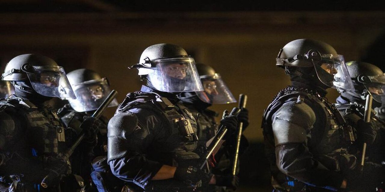 Watch Wild Action in Portland As Rioters Break Open the Doors and Breach ICE Facility