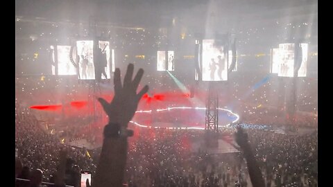 At A Metallica Concert In Houston The Crowd Reacts To The Intro Of The Song (One)