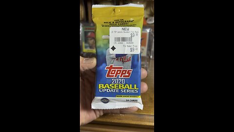 2020 #Topps Update Fat #packopening #toppsupdate #baseballcards #builtforthis Yordan #rookiecard